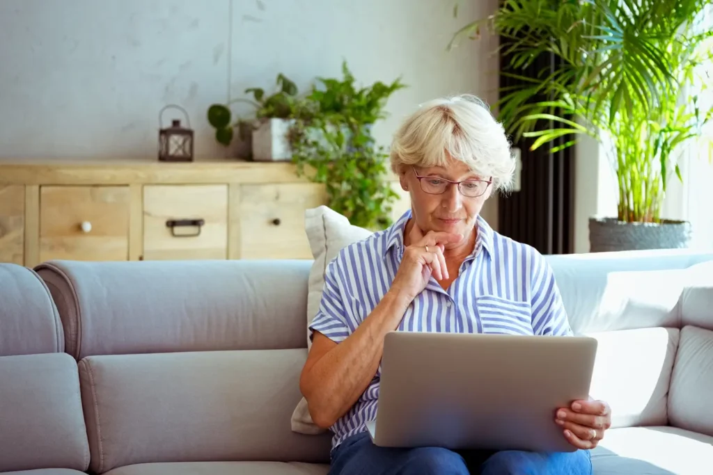woman-laptop-lounge